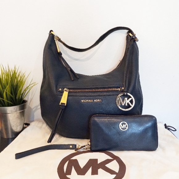 Michael Kors bag & wallet - Picture 2 of 13